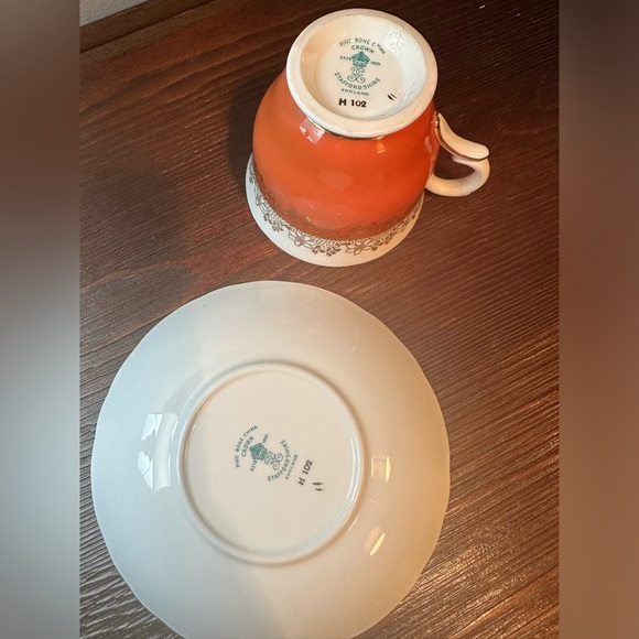 Crown Staffordshire H102 Rust Footed Teacup and Saucer Tea Set - Picture 4 of 6